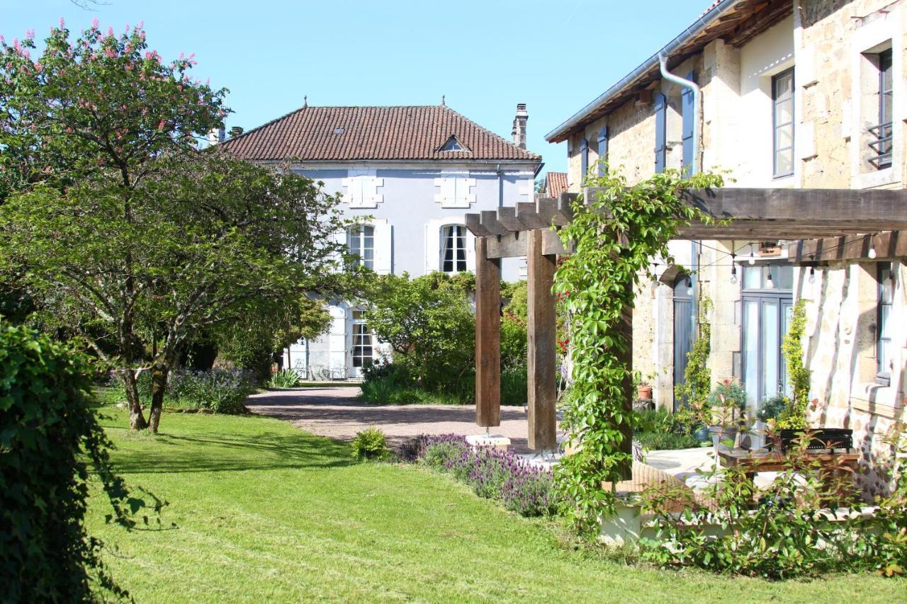 La Chataigne Villa Piegut-Pluviers Exterior photo