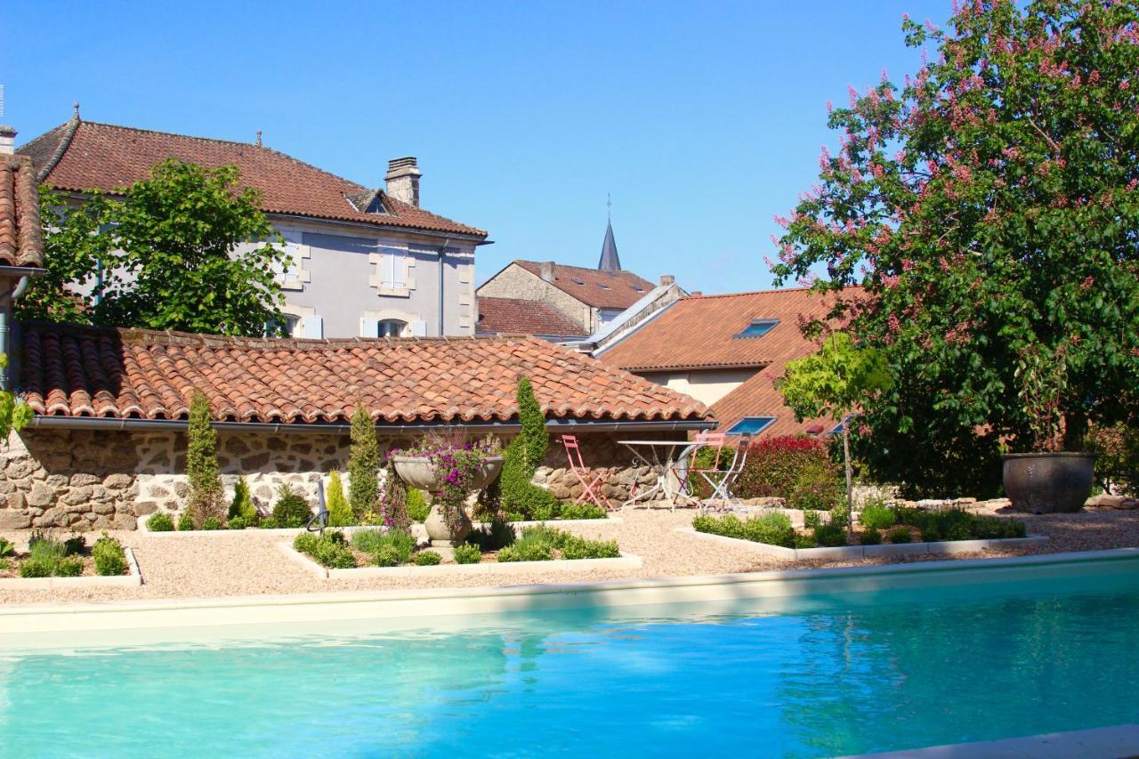 La Chataigne Villa Piegut-Pluviers Exterior photo