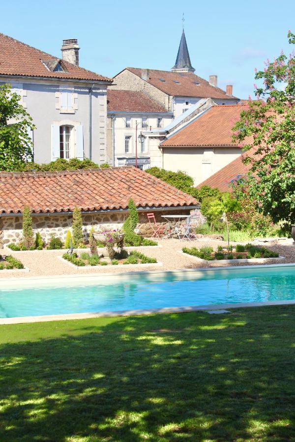 La Chataigne Villa Piegut-Pluviers Exterior photo